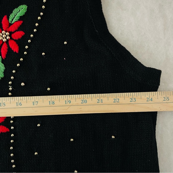 Victoria Jones Womens Black Embroidered Christmas Holiday Sweater Vest Size 1X - Picture 5 of 6